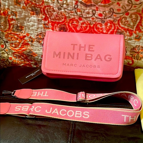Marc Jacobs Vibrant Pink Crossbody - Picture 1 of 3
